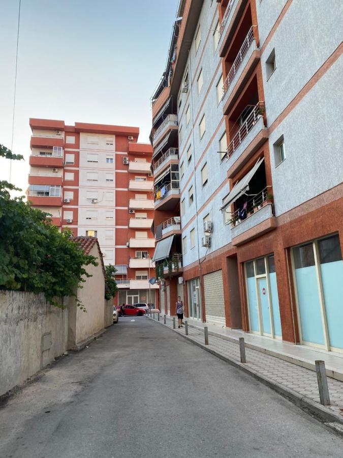 Downtown Apartment Fier Esterno foto