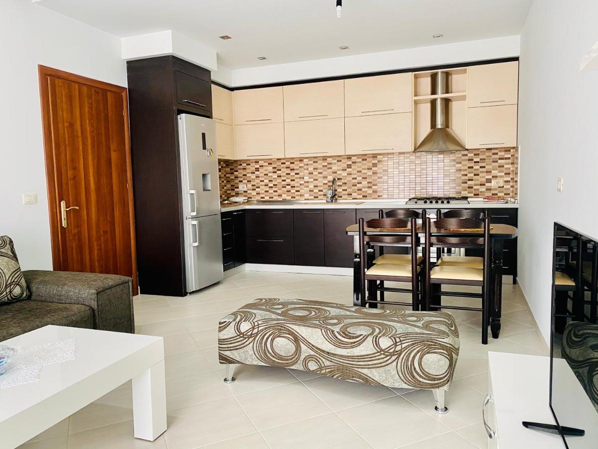 Downtown Apartment Fier Esterno foto