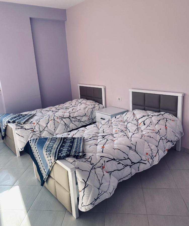 Downtown Apartment Fier Esterno foto